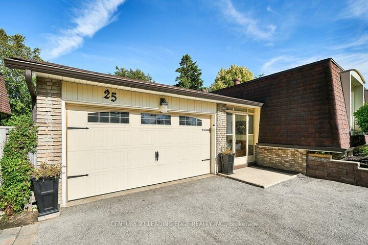 Property Photo:  25 Eileen Drive  ON L4N 4M5 