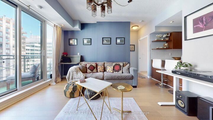 Property Photo:  35 Hayden Street E 1510  ON M4Y 3C3 