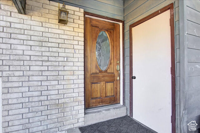 Property Photo:  3321 S Valcrest Dr  UT 84119 