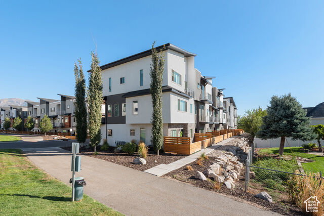 Property Photo:  2211 N 525 W  UT 84041 