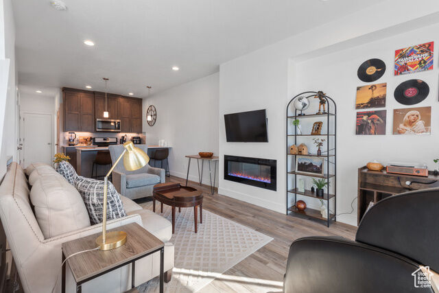 Property Photo: 2211 N 525 W UT 84041