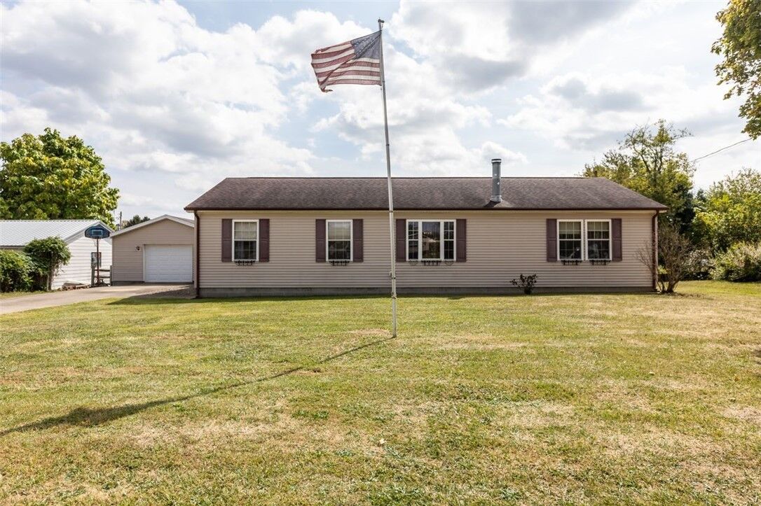 Property Photo:  401 E. George St.  PA 15320 