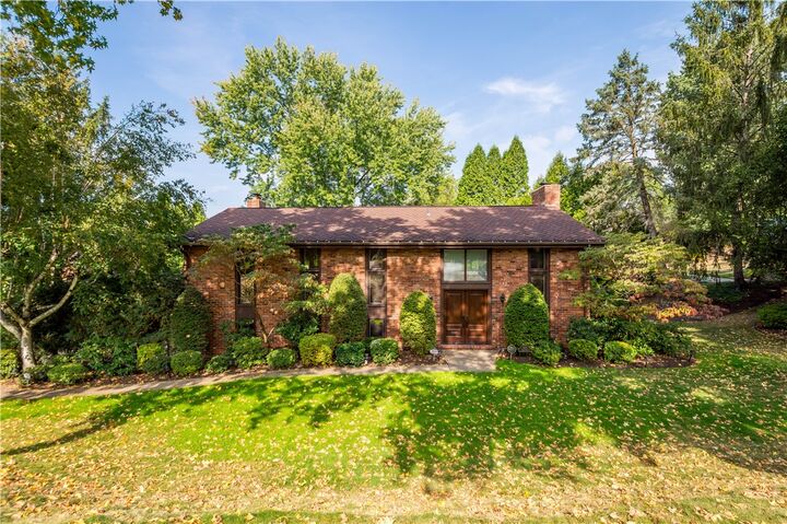 993 Osage Rd  Mt Lebanon PA 15243 photo