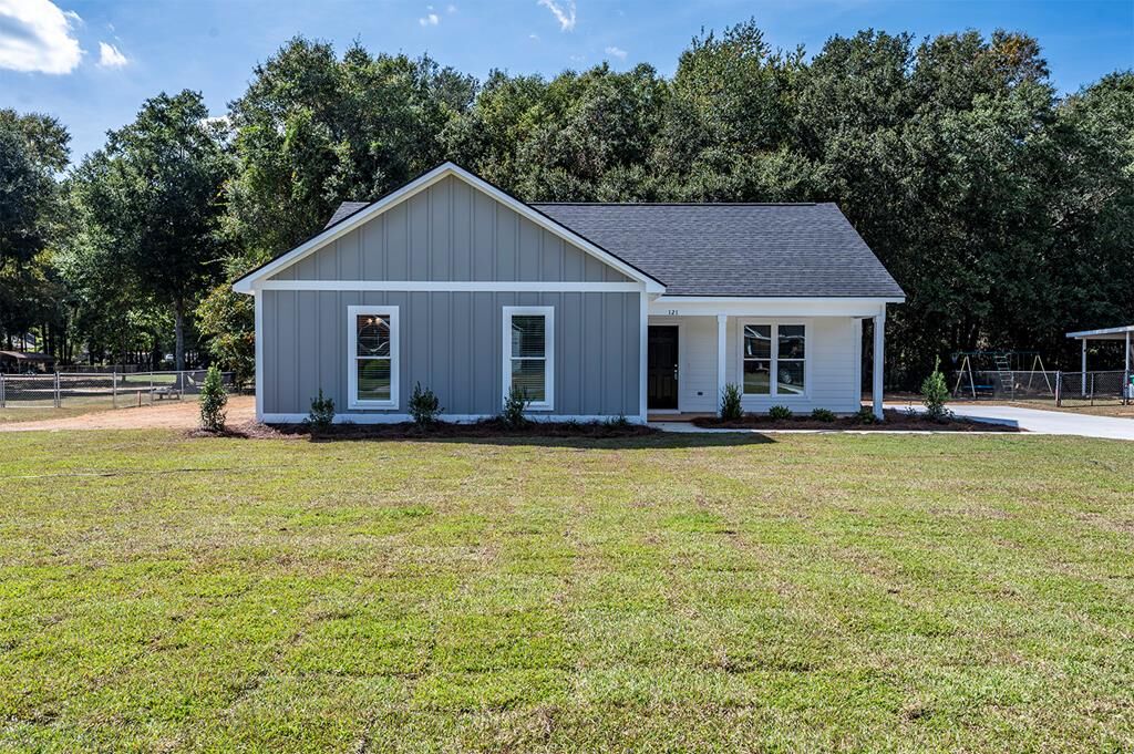 Property Photo: 121 Melrose Way GA 31763