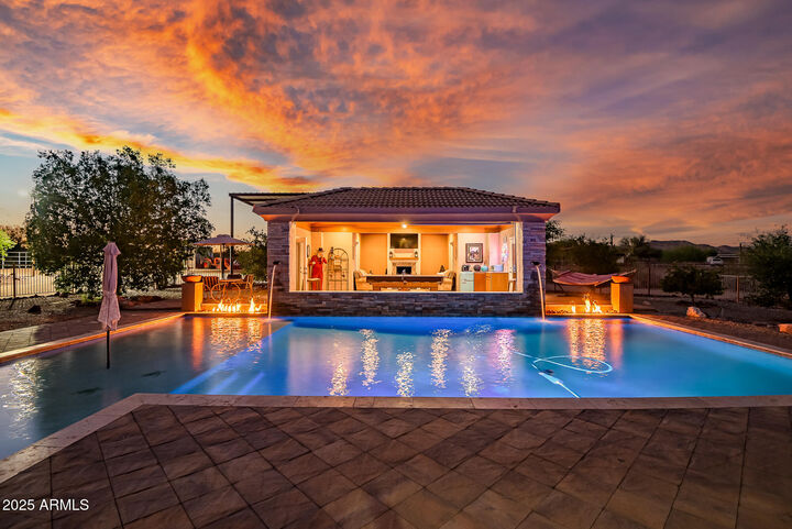 Property Photo:  15576 W Dale Lane  AZ 85387 