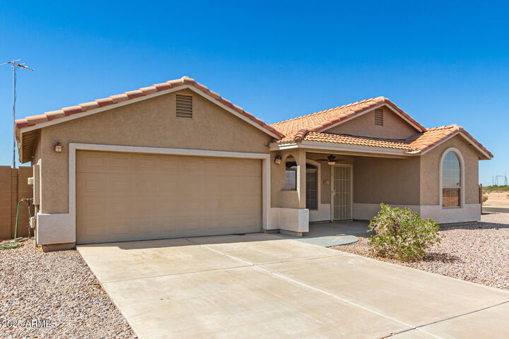 Property Photo: 907 E Lincolnwood Circle AZ 85194