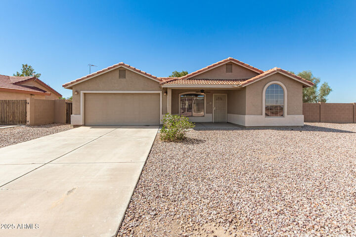 Property Photo:  907 E Lincolnwood Circle  AZ 85194 