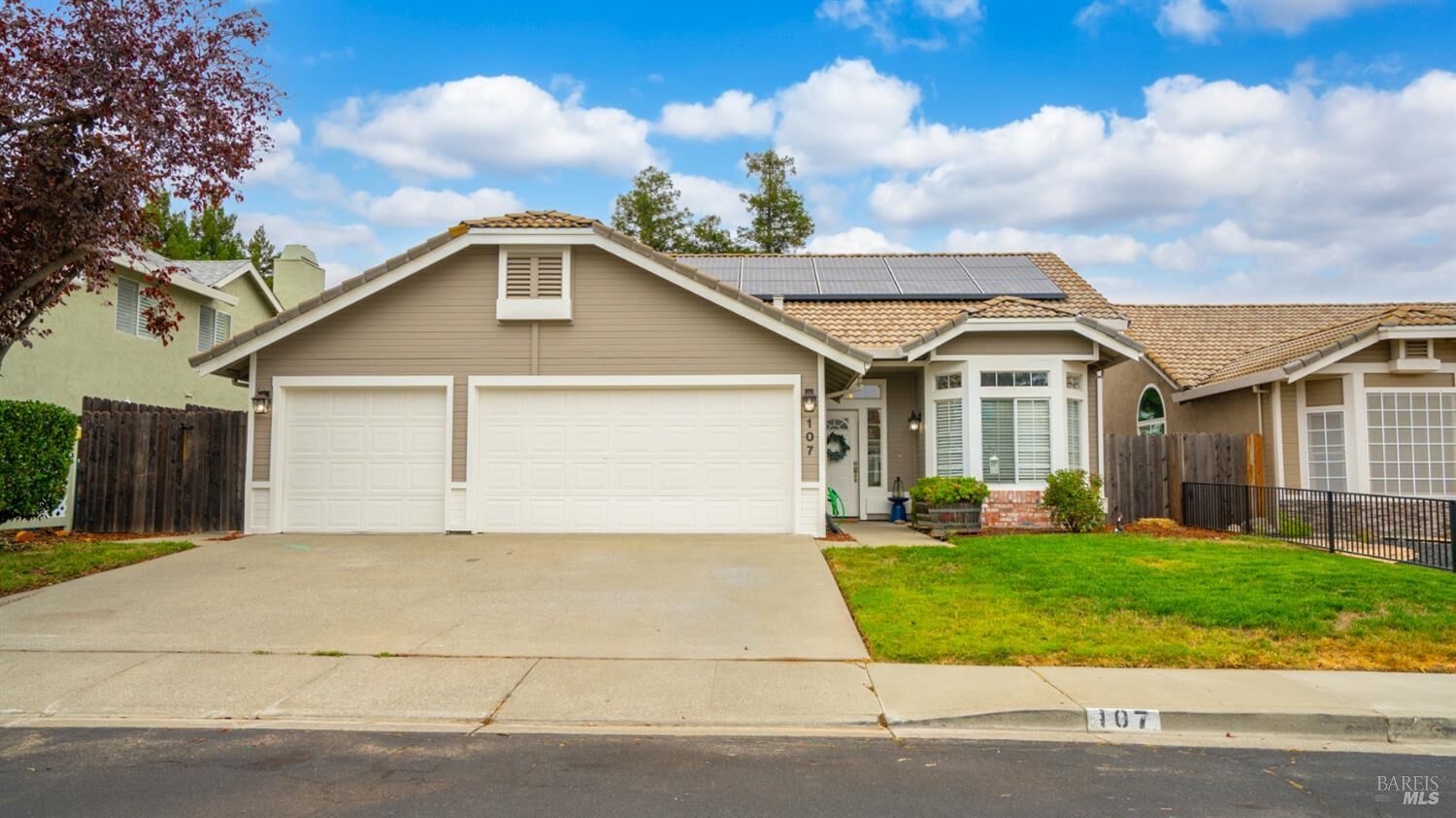 Property Photo:  107 Breakwater Way  CA 95688 