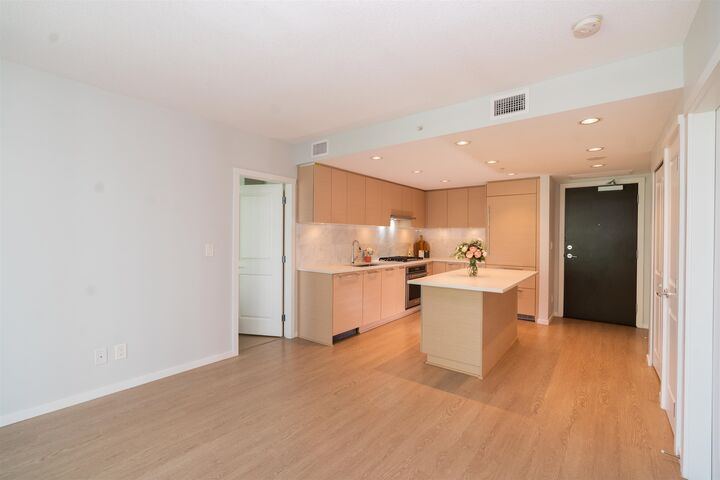 Property Photo: 6700 Dunblane Avenue 1005 BC V5H 0J3