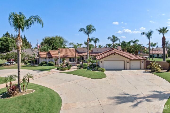 Property Photo: 15401 Mabel Court CA 93314
