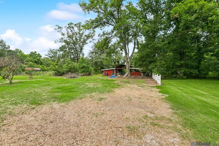 Property Photo: 1210 E La Hwy 30 LA 70737