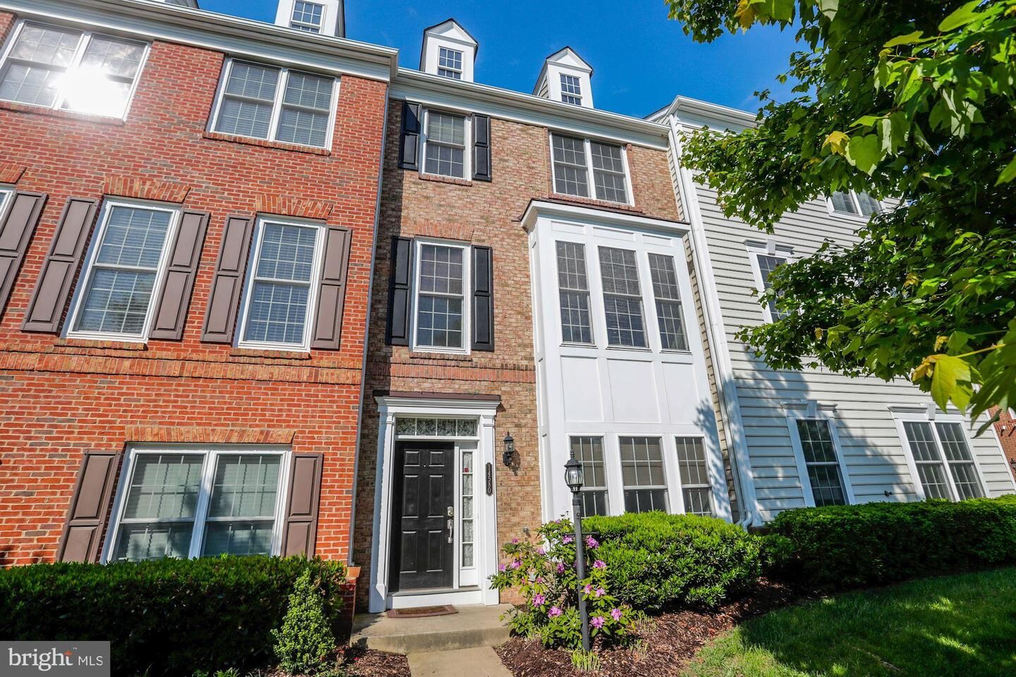 Property Photo:  14580 Crossfield Way 89A  VA 22191 