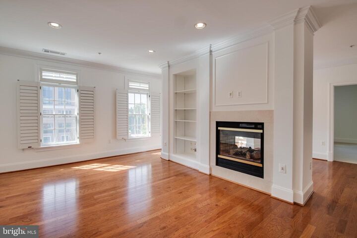 Property Photo:  635 First Street 404  VA 22314 