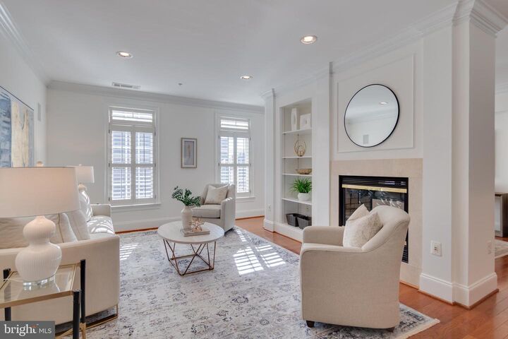 Property Photo:  635 First Street 404  VA 22314 