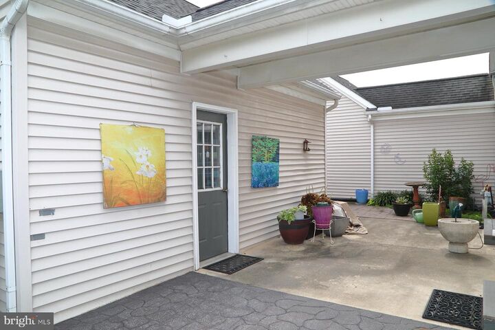 Property Photo:  1049 Kent Gdn  PA 17543 