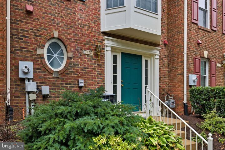 Property Photo:  2714 Manhattan Place  VA 22180 