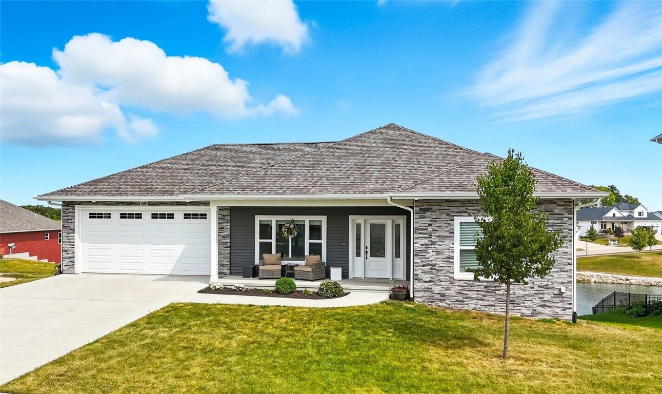 Property Photo:  600 Majestic Oak Ridge  IA 52333 