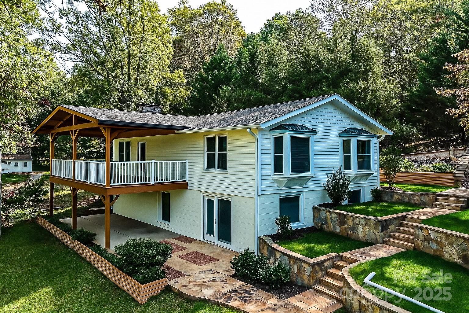 Property Photo:  211 Rhododendron Avenue  NC 28711 