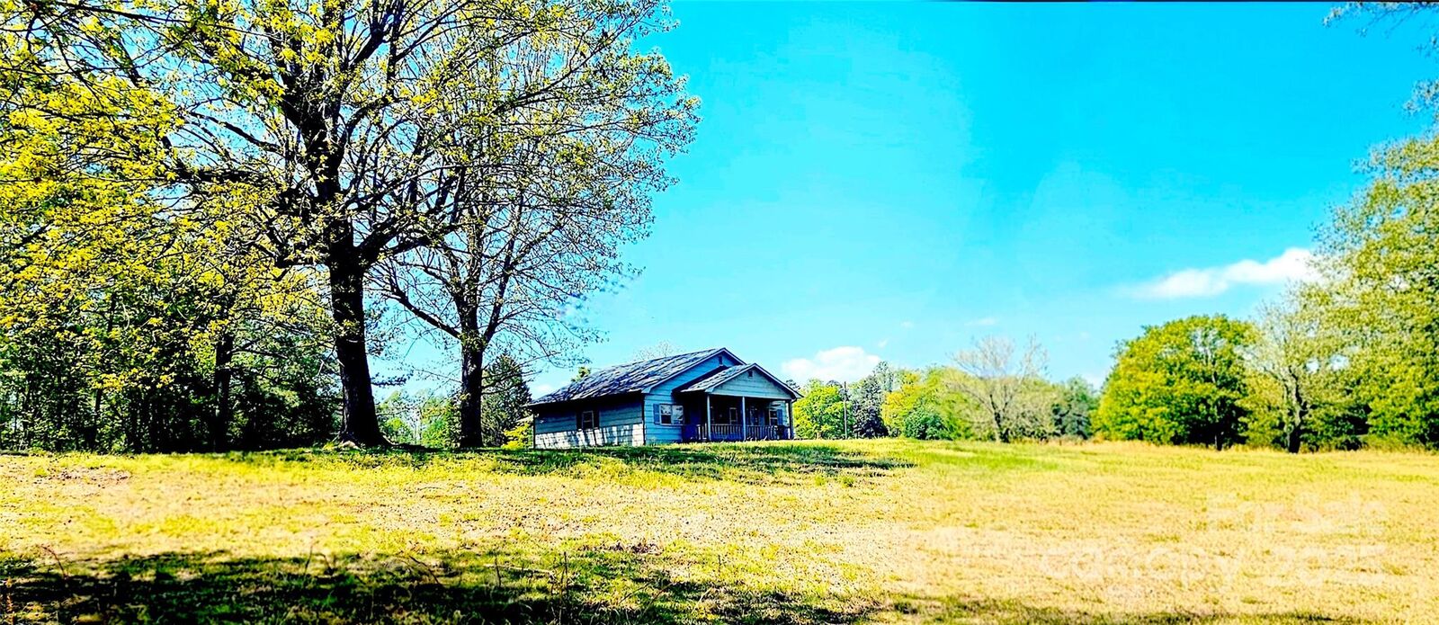 Property Photo:  204 Bonaire Lane  NC 28139 