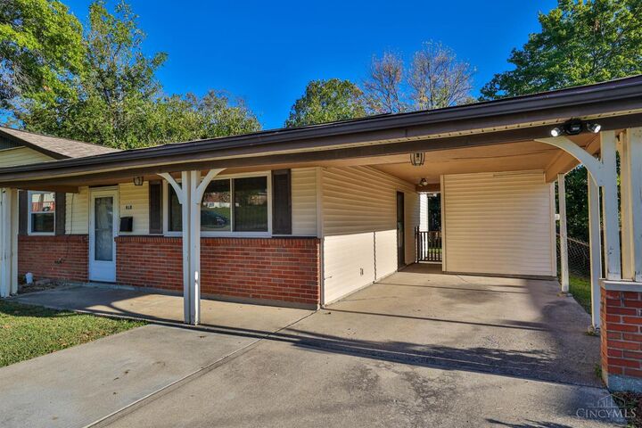 Property Photo: 918 Glasgow Drive OH 45240