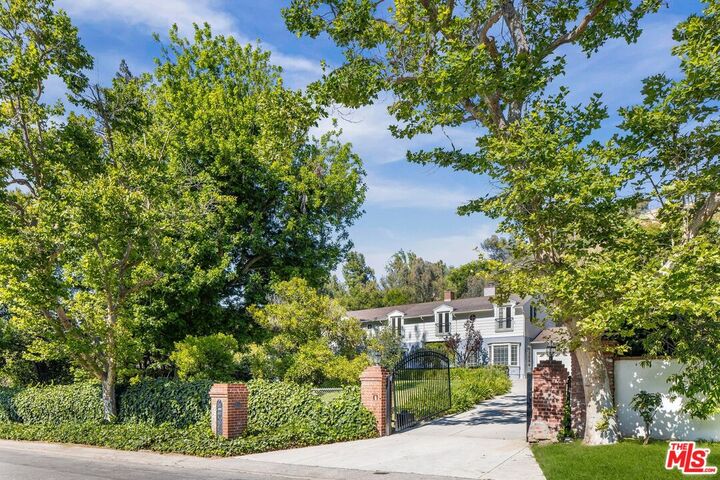 Property Photo:  3734 Longridge Ave  CA 91423 