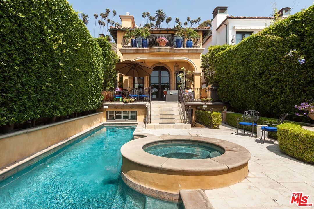 Property Photo: 703 Palisades Beach Rd CA 90402