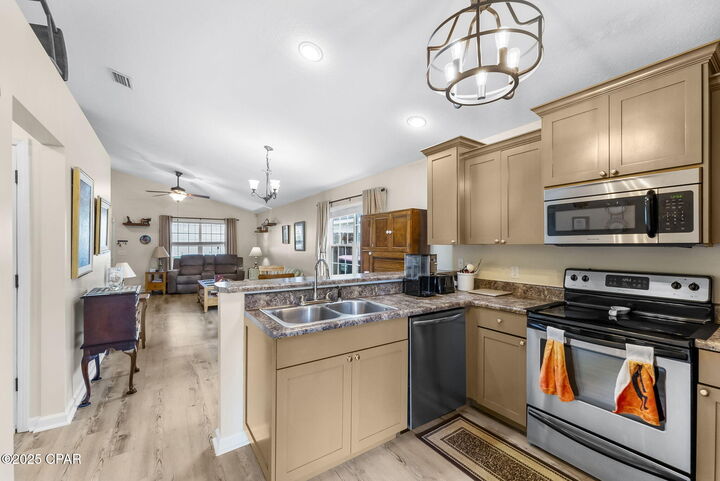 Property Photo:  2624 Avondale Court  FL 32404 