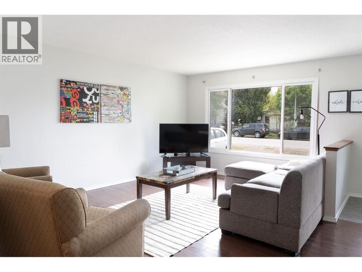 Photo de la propriété: 792 Dehart Avenue BC V1Y 6A1
