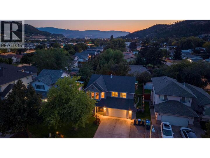 Property Photo:  139 Wyndham Crescent  BC V1V 1Z2 