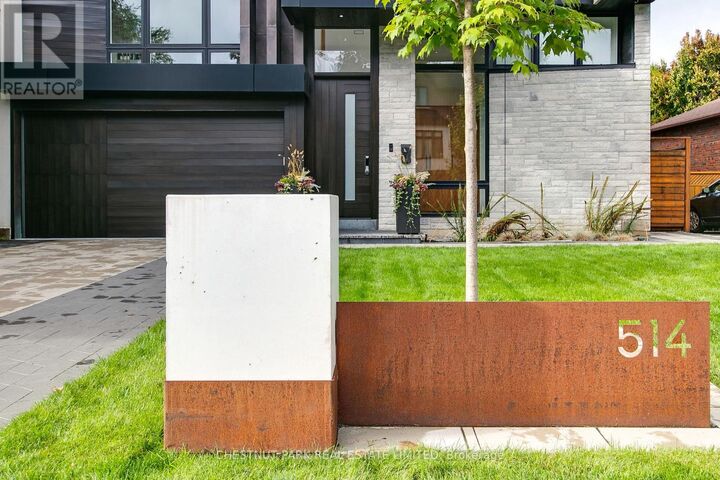 Photo de la propriété:  514 Douglas Avenue  ON M5M 1H5 