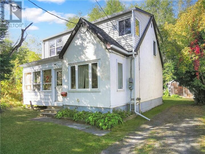 2 Dell Street  Sudbury ON P3C 2X8 photo