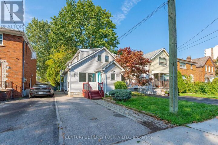 Photo de la propriété: 34 McDonald Avenue ON M1L 3Y8