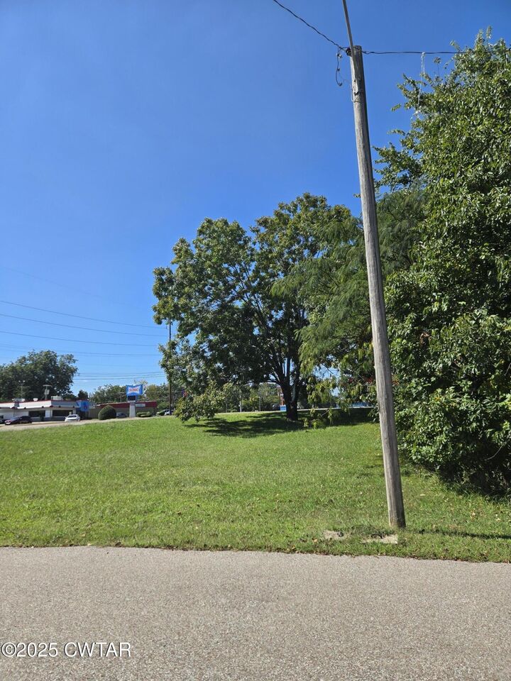 Property Photo:  1599 North Parkway  TN 38301 