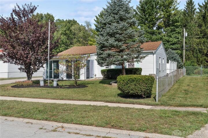 Property Photo: 1342 Kylemore Drive OH 45385