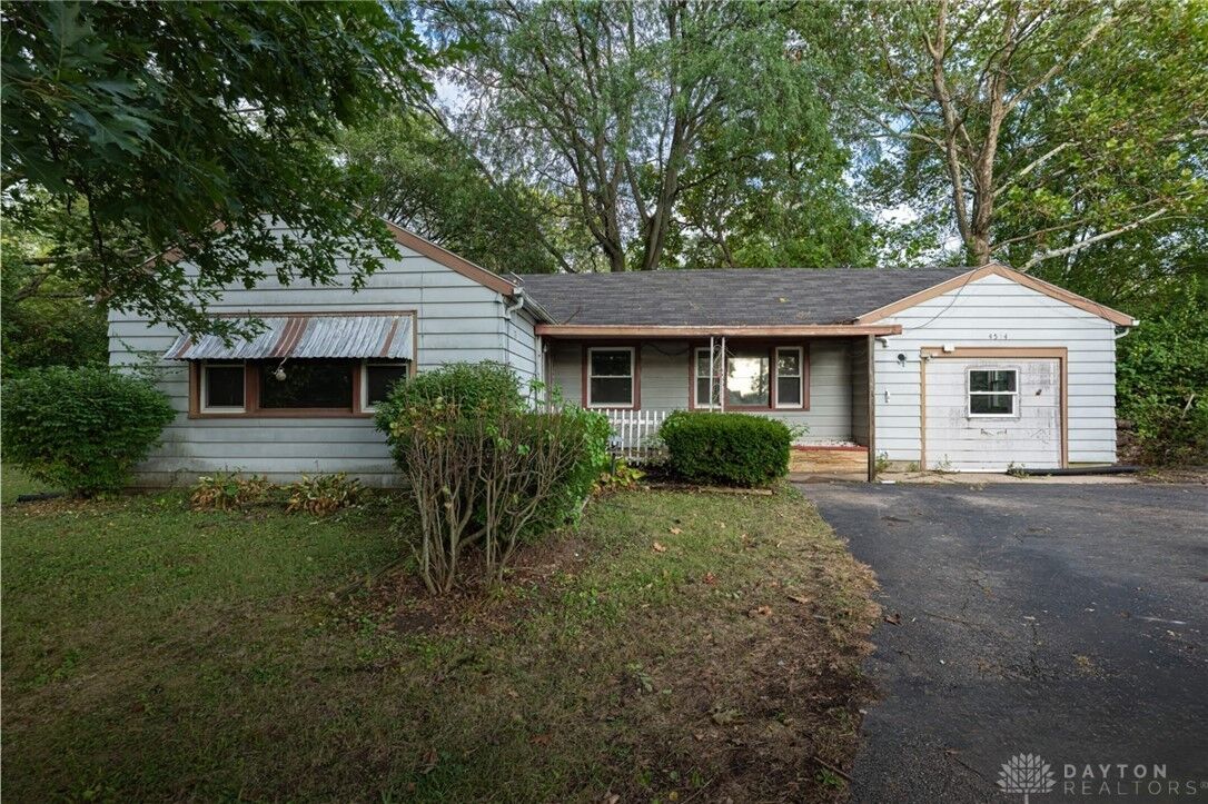 Property Photo: 4534 N Fairgreen Avenue OH 45416