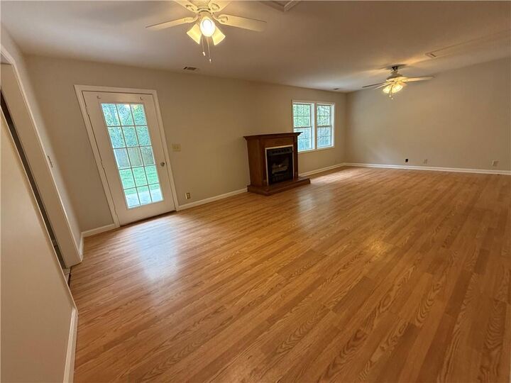 Property Photo: 201 Oakmont Drive GA 30143