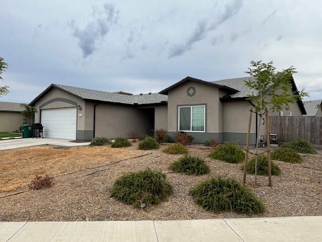 Property Photo: 514 Dodderer Street CA 93622