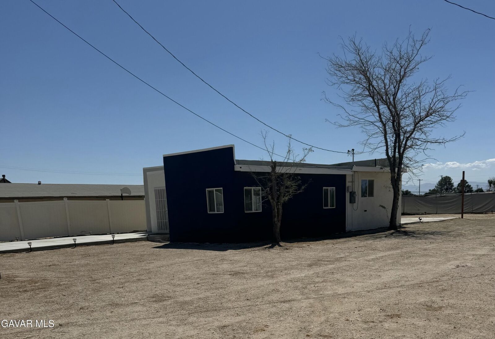 Property Photo:  2050 Poplar Street  CA 93560 