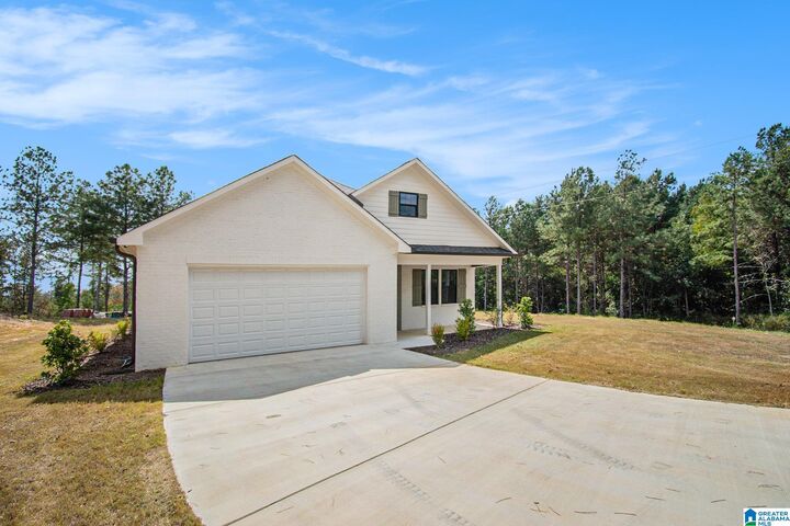 Property Photo:  409 County Road 1040  AL 35115 