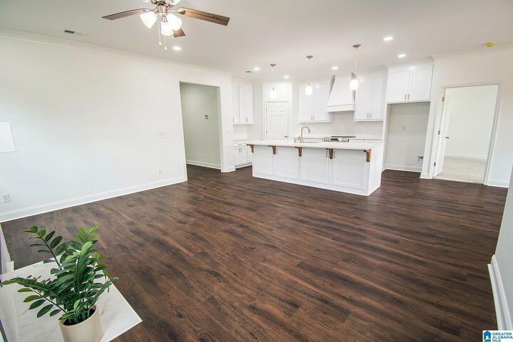 Property Photo: 409 County Road 1040 AL 35115