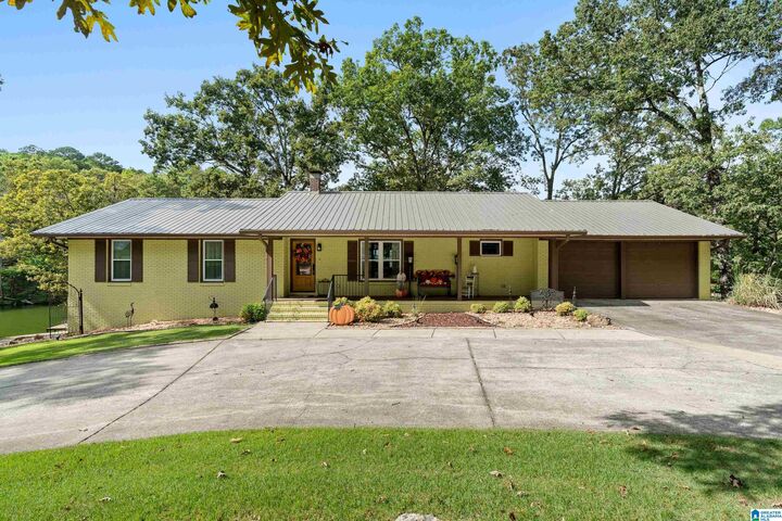 732 River Bend Circle  Talladega AL 35160 photo