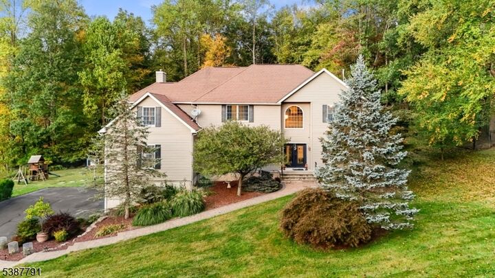 Property Photo:  14 Sabine Ln  NJ 07416 