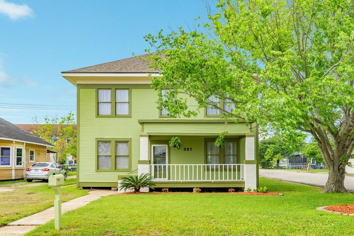 Property Photo:  331 W Broad Street  TX 77541 