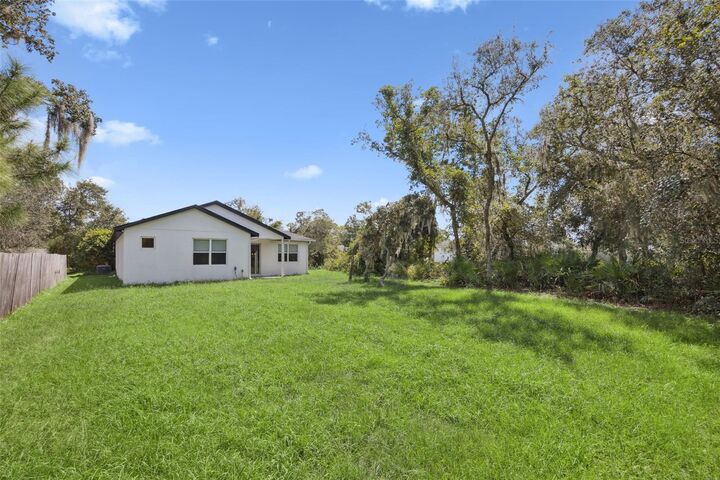 Property Photo:  1510 Central Parkway  FL 32724 