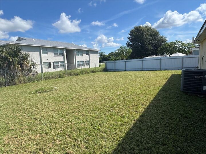 Property Photo:  7710 Coral Vine Lane  FL 33619 