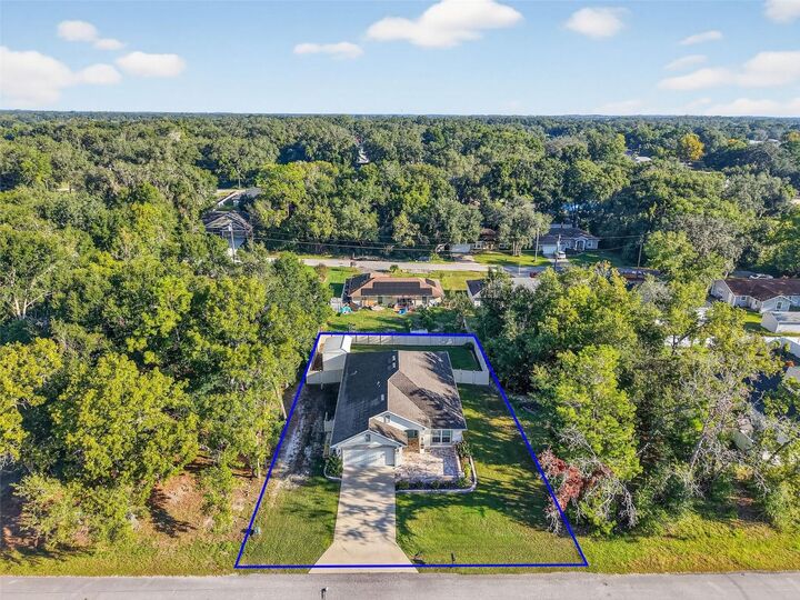 Property Photo:  8703 SE 159th Place  FL 34491 