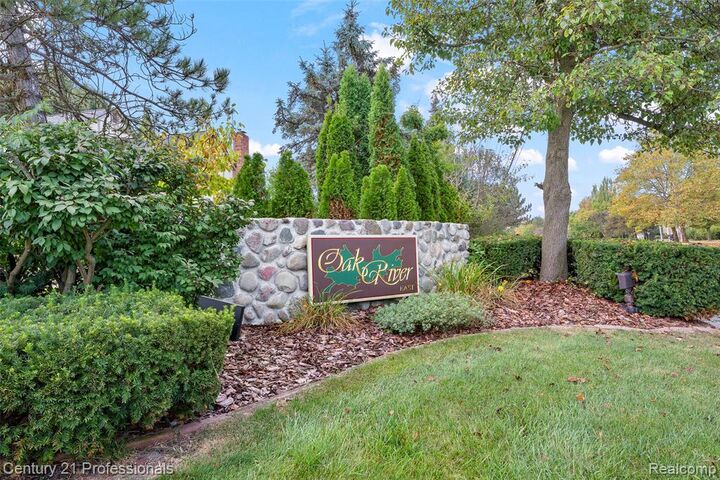 Property Photo:  4310 Birch Run Drive  MI 48098 4338 