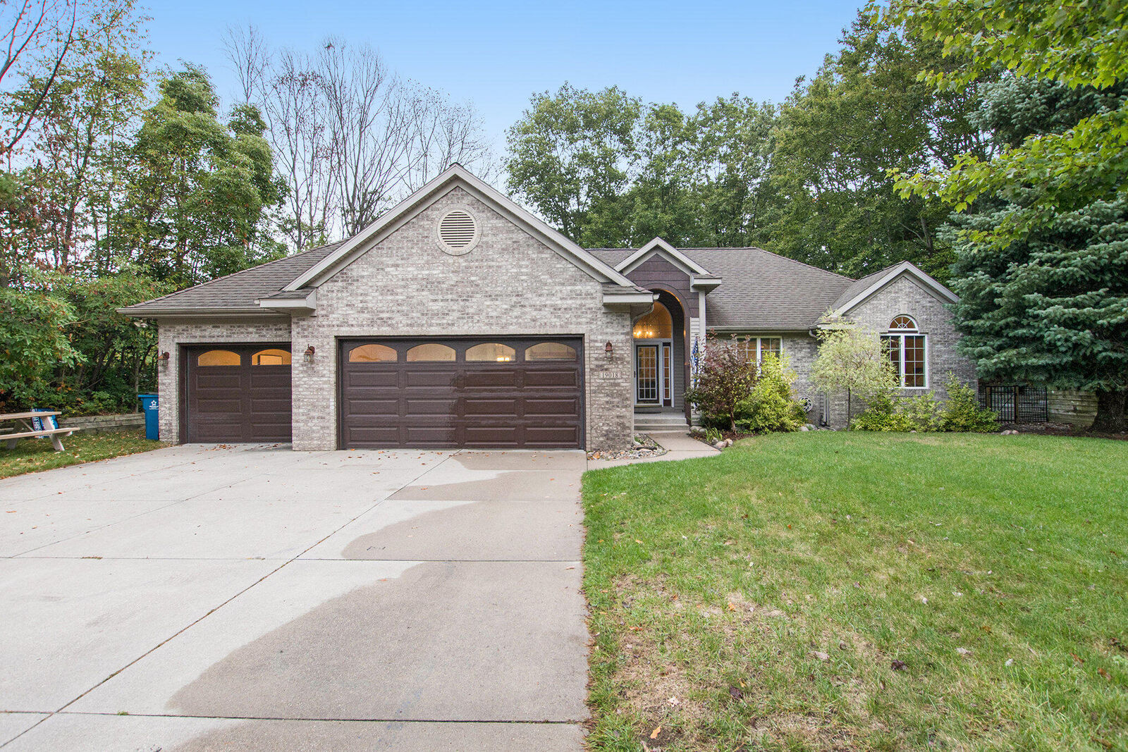 Property Photo:  19018 Sioux Drive  MI 49456 