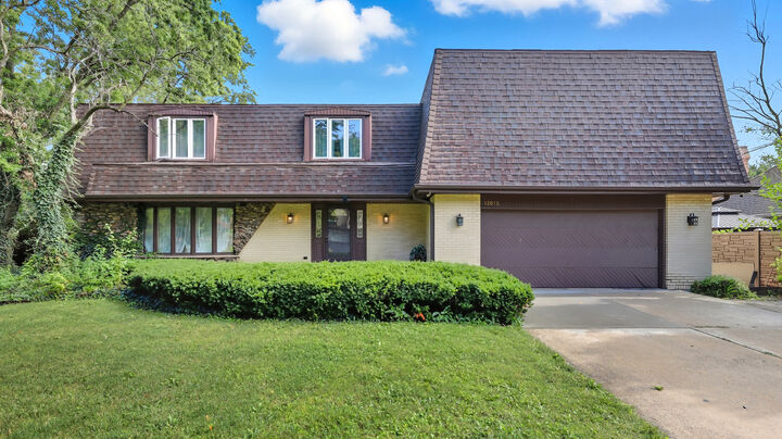 12815 S Seneca Road  Palos Heights IL 60463 photo