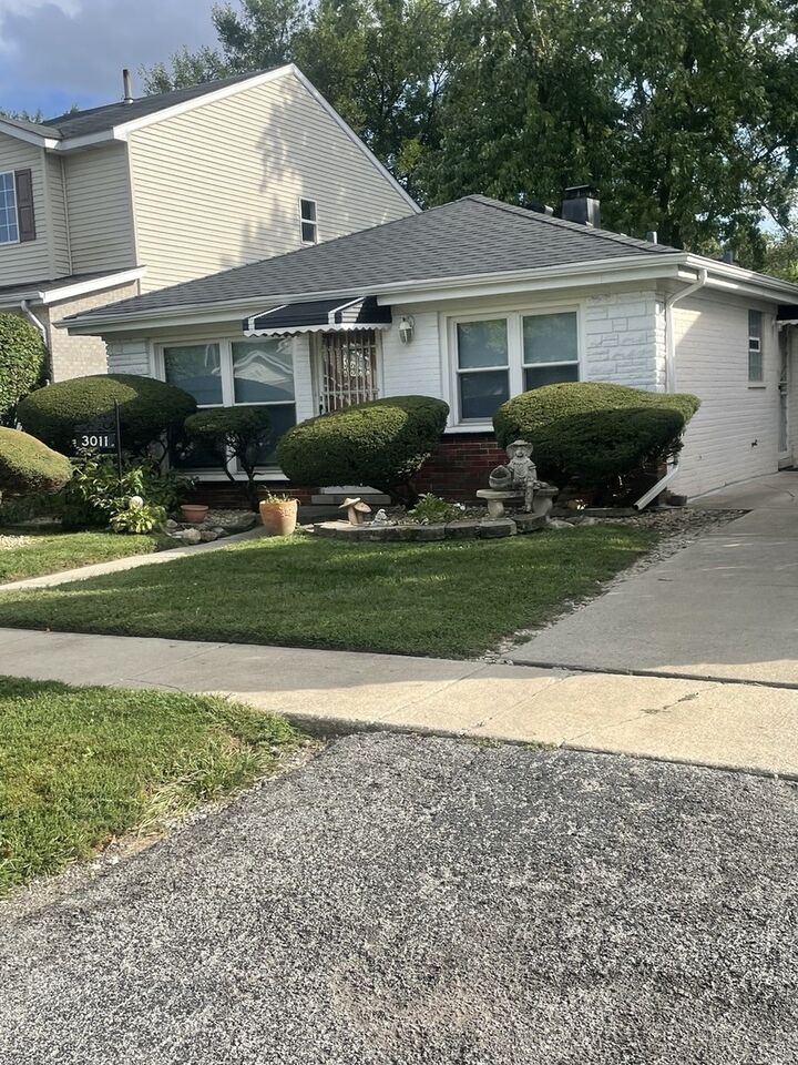 Property Photo: 3011 140th Place IL 60406